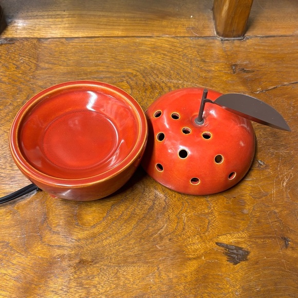 Retired Scentsy ceramic Teacher Appreciation Gift red apple wax warmer / melter - Picture 4 of 8